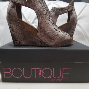 Snake print wedge